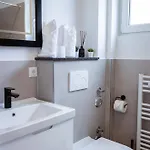 Hochwertige In Ruhiger Lage Mit Eigener Terrasse Und Parkplatz, Nur 7 Gehminuten Zum Entfernt - Hoher Schlafkomfort Dank Boxspringbett Appartement Scharbeutz