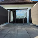 شقة Hochwertige In Ruhiger Lage Mit Eigener Terrasse Und Parkplatz, Nur 7 Gehminuten Zum Entfernt - Hoher Schlafkomfort Dank Boxspringbett *