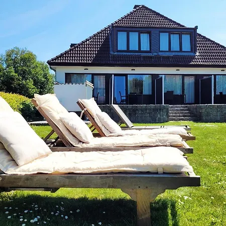 Appartement Hochwertige In Ruhiger Lage Mit Eigener Terrasse Und Parkplatz, Nur 7 Gehminuten Zum Entfernt - Hoher Schlafkomfort Dank Boxspringbett Scharbeutz