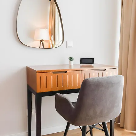 Hochwertige In Ruhiger Lage Mit Eigener Terrasse Und Parkplatz, Nur 7 Gehminuten Zum Entfernt - Hoher Schlafkomfort Dank Boxspringbett 아파트