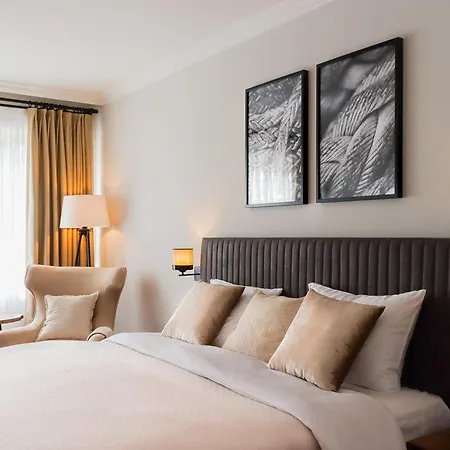 Strandnahe Ruheoase: Hochwertige Mit Terrasse Und Boxspringbett *