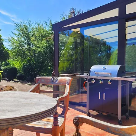 Lägenhet Hochwertige In Ruhiger Lage Mit Eigener Terrasse Und Parkplatz, Nur 7 Gehminuten Zum Entfernt - Hoher Schlafkomfort Dank Boxspringbett Scharbeutz