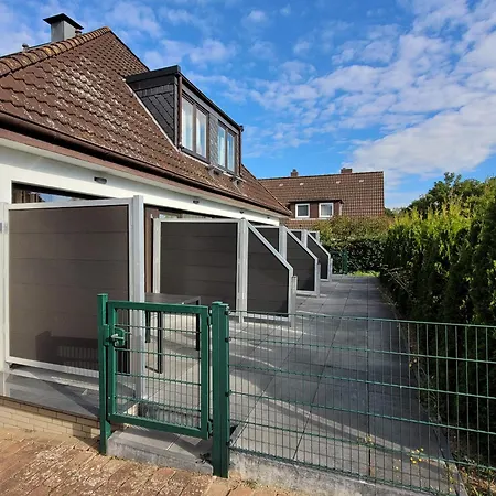 Hochwertige In Ruhiger Lage Mit Eigener Terrasse Und Parkplatz, Nur 7 Gehminuten Zum Entfernt - Hoher Schlafkomfort Dank Boxspringbett Appartement