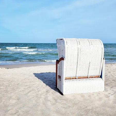 아파트 Hochwertige In Ruhiger Lage Mit Eigener Terrasse Und Parkplatz, Nur 7 Gehminuten Zum Entfernt - Hoher Schlafkomfort Dank Boxspringbett